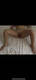 A gambe aperte