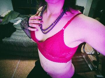 I love pearl necklaces